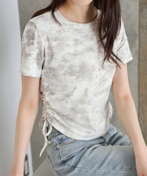 CHAN ME(チャンミ)の「ショート丈ラメプリントギャザーTシャツ(Tシャツ/カットソー・レディース・グレー/ブラック/ホワイト・MEDIUM/LARGE/X-LARGE)」の16枚目の写真