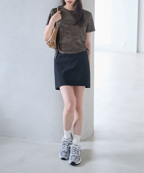CHAN ME(チャンミ)の「ショート丈ラメプリントギャザーTシャツ(Tシャツ/カットソー・レディース・グレー/ブラック/ホワイト・MEDIUM/LARGE/X-LARGE)」の22枚目の写真