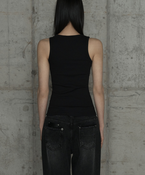ETRE AU SOMMET（エトレオソメ）の「Unbal Panel Open Zipper Point Sleeve (Black)（Tシャツ/カットソー・レディース・ブラック・FREE）」の3枚目の写真