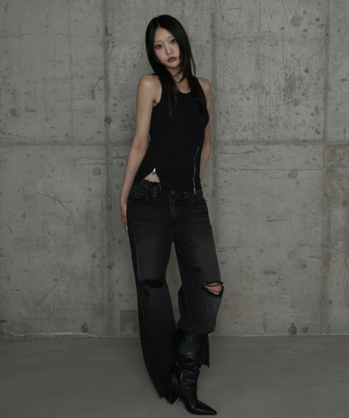 ETRE AU SOMMET（エトレオソメ）の「Unbal Panel Open Zipper Point Sleeve (Black)（Tシャツ/カットソー・レディース・ブラック・FREE）」の4枚目の写真
