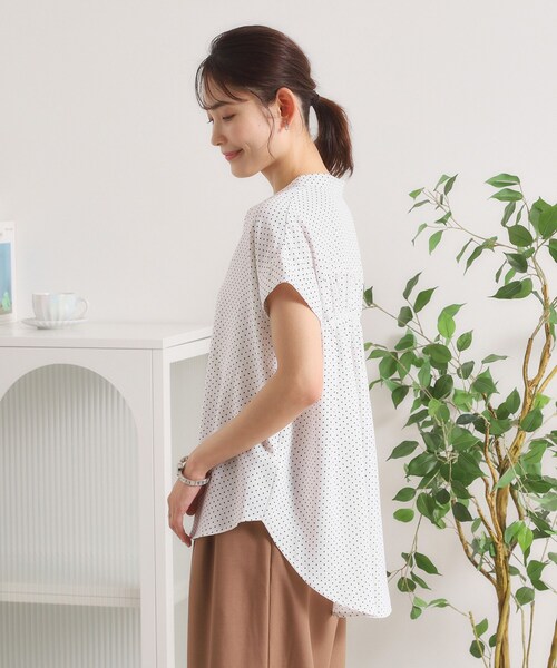 ITS'DEMO（イッツデモ）の「【接触冷感】バックギャザーブラウス（シャツ/ブラウス・レディース・ホワイト系3/サックスブルー/グリーン系/ブラック系・00）」の22枚目の写真