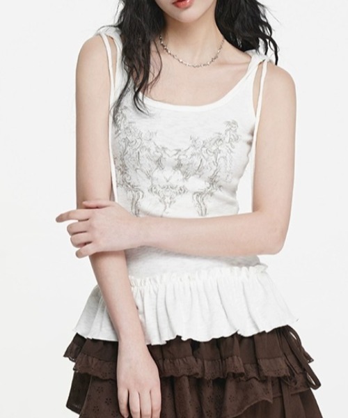 AVYL（アヴィル）の「裾フリルデザインフード付きグラフィックタンクトップ（Tシャツ/カットソー・レディース・ホワイト/ブラック・M）」の2枚目の写真