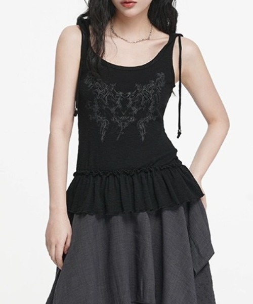 AVYL（アヴィル）の「裾フリルデザインフード付きグラフィックタンクトップ（Tシャツ/カットソー・レディース・ホワイト/ブラック・M）」の12枚目の写真