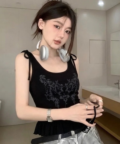 AVYL（アヴィル）の「裾フリルデザインフード付きグラフィックタンクトップ（Tシャツ/カットソー・レディース・ホワイト/ブラック・M）」の22枚目の写真