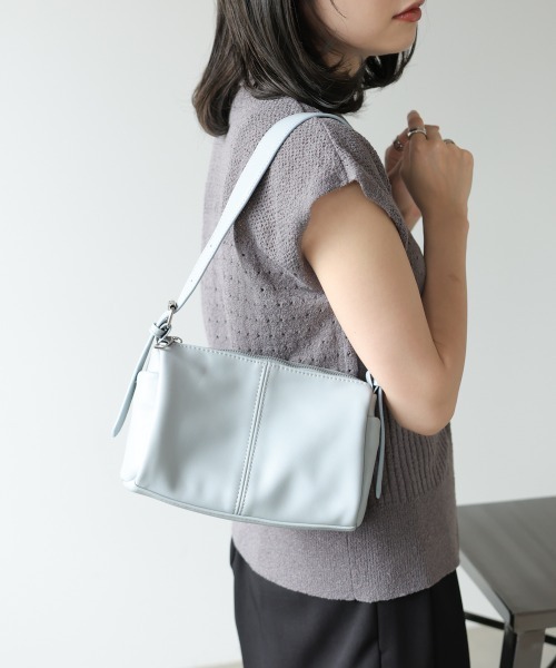 Bab(バブ)の「ミニドラムショルダーバッグ(ショルダーバッグ・レディース・アイボリー/ブラック/ライトブルー・ONESIZE)」の11枚目の写真