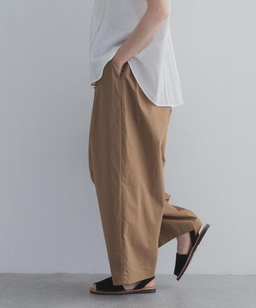 URBAN RESEARCH DOORS(アーバンリサーチドアーズ)の「ギャザーボリュームパンツ(その他パンツ・レディース・ホワイト系その他/ベージュ系その他/スミクロ・FREE)」の17枚目の写真