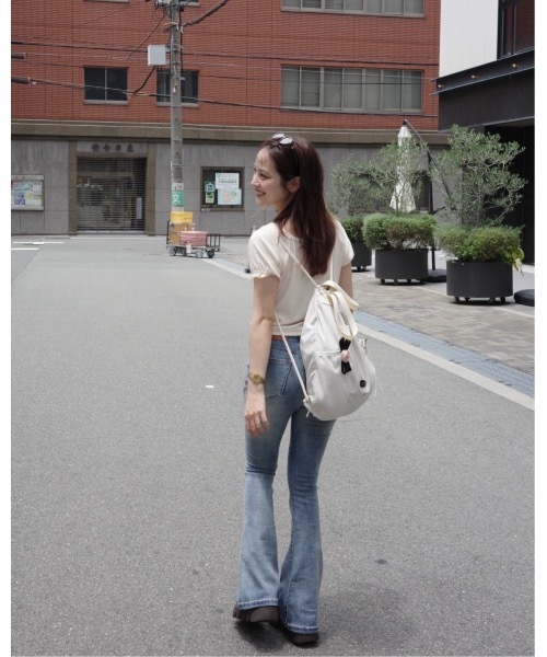 JUMELLE(ジュメロ)の「ストレッチフレアデニム(デニムパンツ・レディース・ブルー・LARGE/MEDIUM/SMALL)」の16枚目の写真