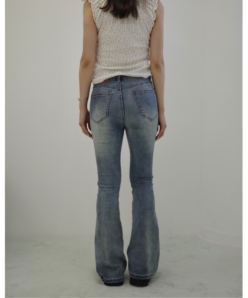 JUMELLE(ジュメロ)の「ストレッチフレアデニム(デニムパンツ・レディース・ブルー・LARGE/MEDIUM/SMALL)」の12枚目の写真