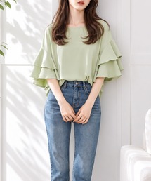 ひらりと揺れて、女性らしく。 ラッフルスリーブブラウス