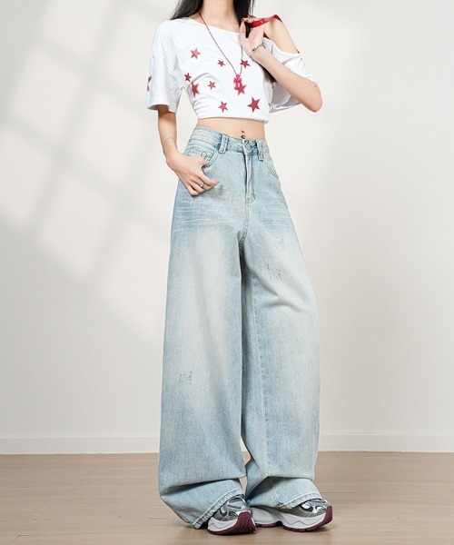 AMAJI(アマジ)の「裾ダメージ デニムパンツ(デニムパンツ・レディース・ライトブルー・SMALL/MEDIUM/LARGE/X-LARGE)」の3枚目の写真