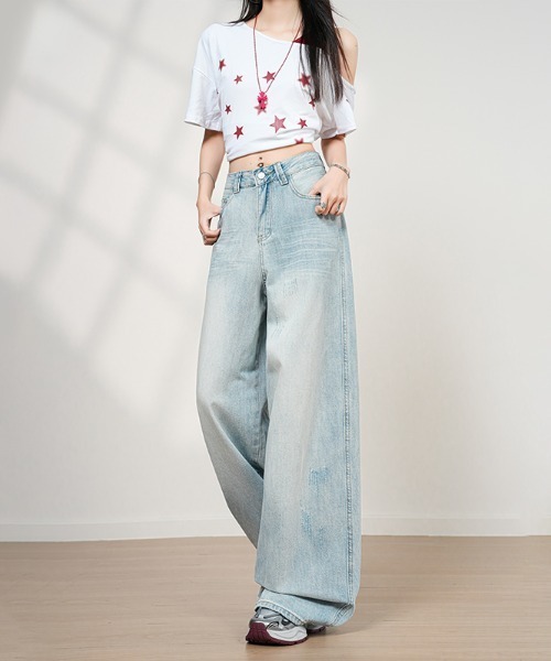 AMAJI(アマジ)の「裾ダメージ デニムパンツ(デニムパンツ・レディース・ライトブルー・SMALL/MEDIUM/LARGE/X-LARGE)」の4枚目の写真
