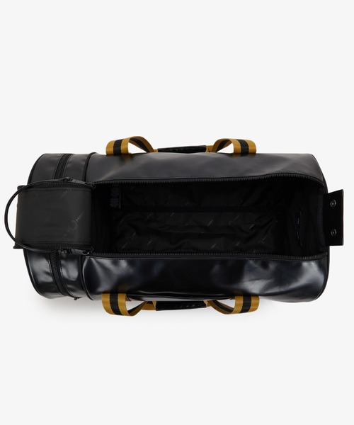 FRED PERRY(フレッドペリー)の「【先行予約受付中】Tipped Classic Barrel Bag/ティップドクラシックバレルバッグ(ドラムバッグ・メンズ・ブラック・ONE SIZE)」の4枚目の写真