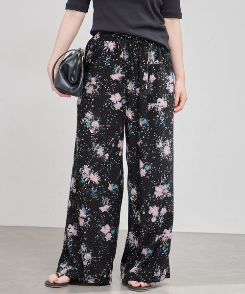 IENA（イエナ）の「フラワープリントドロストパンツ（その他パンツ・レディース・ブラック/ブラウン・38/36）」の5枚目の写真