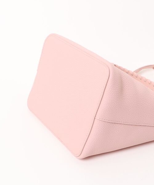 NiiNa(ニーナ)の「【 NiiNa / ニーナ 】高品質牛革2WAYブレイドハンドルバケットバッグ(かごバッグ・レディース・ブラック/ピンク/ホワイト/グレイッシュベージュ・FREE)」の22枚目の写真