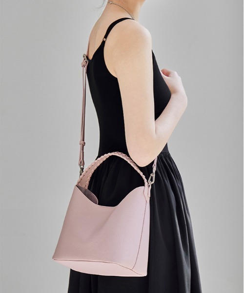 NiiNa(ニーナ)の「【 NiiNa / ニーナ 】高品質牛革2WAYブレイドハンドルバケットバッグ(かごバッグ・レディース・ブラック/ピンク/ホワイト/グレイッシュベージュ・FREE)」の12枚目の写真