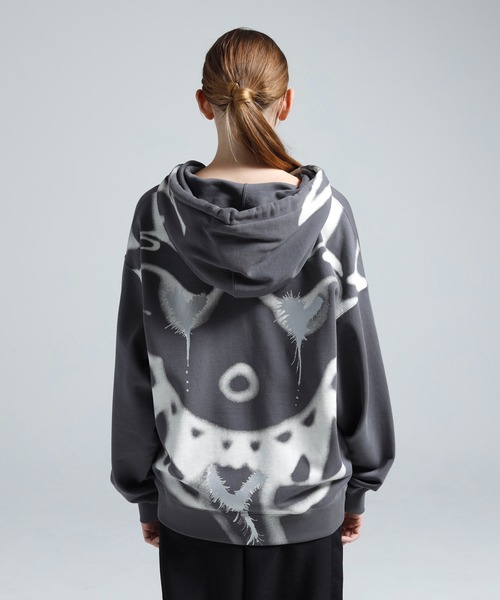 Y-3（ワイスリー）の「Y-3 CHITO GRAPHIC FRENCH TERRY ZIP HOODIE（パーカー・メンズ・グレー・LARGE/X-LARGE/XX-SMALL/X-SMALL/SMALL/MEDIUM）」の9枚目の写真
