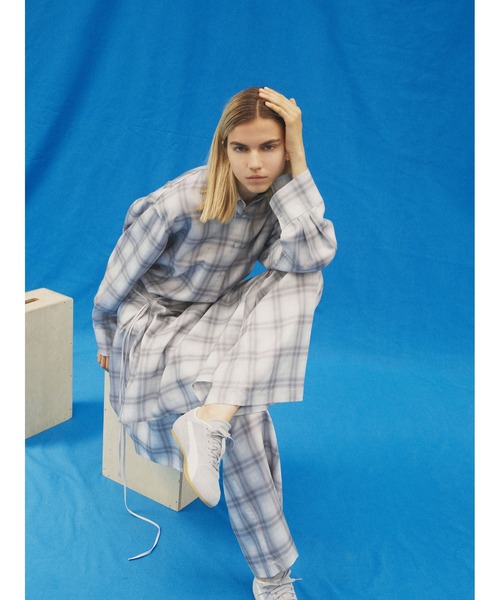 emmi(エミ)の「チェックラップスカート×セミフレアパンツ【セットアップ対応】(その他パンツ・レディース・ブラック/ライトグレー・0/1)」の1枚目の写真
