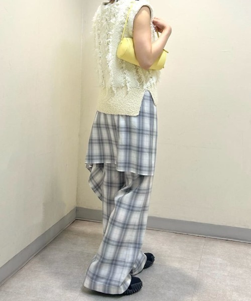 emmi(エミ)の「チェックラップスカート×セミフレアパンツ【セットアップ対応】(その他パンツ・レディース・ブラック/ライトグレー・0/1)」の4枚目の写真