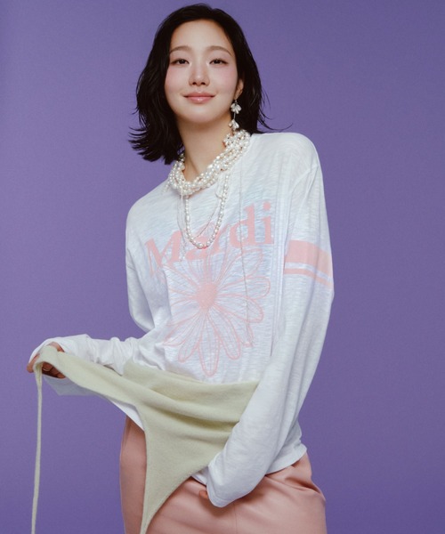 Mardi Mercredi(マルディメクルディ)の「SLUB COTTON TSHIRT LONG SLEEVE FLOWERMARDI / スラブ コットン Tシャツ ロング スリーブ フラワーマルディ(Tシャツ/カットソー・レディース・グレー/クリーム/ホワイト×ピンク/ライトピンク・FREE)」の2枚目の写真