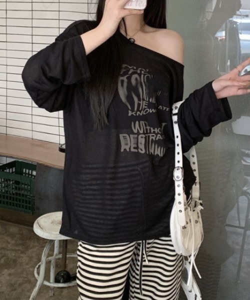 lilful(リルフル)の「【26年秋冬新作】Y2K ぼかしプリント オーバーサイズ シアーロンT(Tシャツ/カットソー・レディース・ホワイト/ブラック/グレー・F)」の5枚目の写真