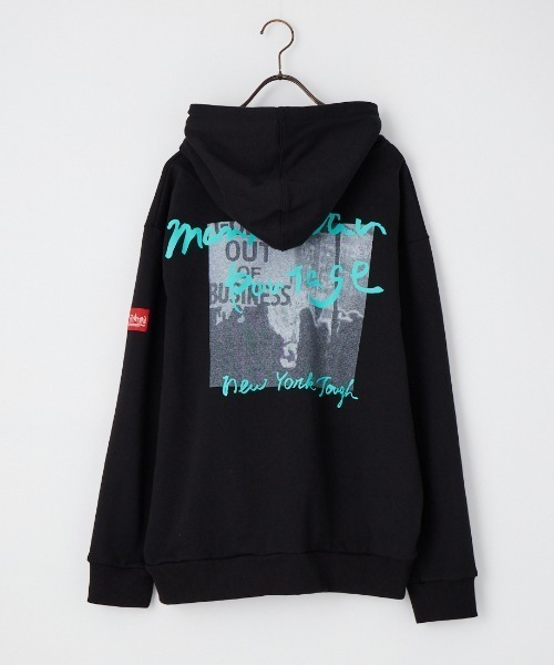 Manhattan Portage（マンハッタンポーテージ）の「【WEB先行予約】[MANHATTAN PORTAGE/マンハッタンポーテージ] 別注 バックフォトプリント スウェットパーカー（パーカー・レディース・ネイビー/ピンク/ブラック・L/S/XL/M）」の14枚目の写真