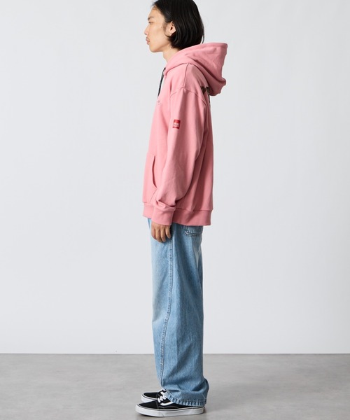 Manhattan Portage（マンハッタンポーテージ）の「【WEB先行予約】[MANHATTAN PORTAGE/マンハッタンポーテージ] 別注 バックフォトプリント スウェットパーカー（パーカー・レディース・ネイビー/ピンク/ブラック・L/S/XL/M）」の7枚目の写真