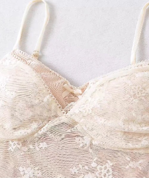 LA POMME petit(ラポミ・プチ)の「Romantic Lace Embroidery Padded Cami/ロマンチックレース刺繍入りパッド入りキャミソール(キャミソール・レディース・アイボリー/ブラック・FREE)」の3枚目の写真