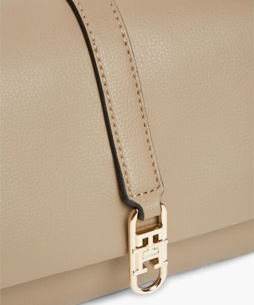 TOMMY HILFIGER（トミーヒルフィガー）の「THモノグラム コンバーチブル クロスボディバッグ（ボディバッグ/ウエストポーチ・レディース・ブラック/グレイッシュベージュ・FREE）」の5枚目の写真