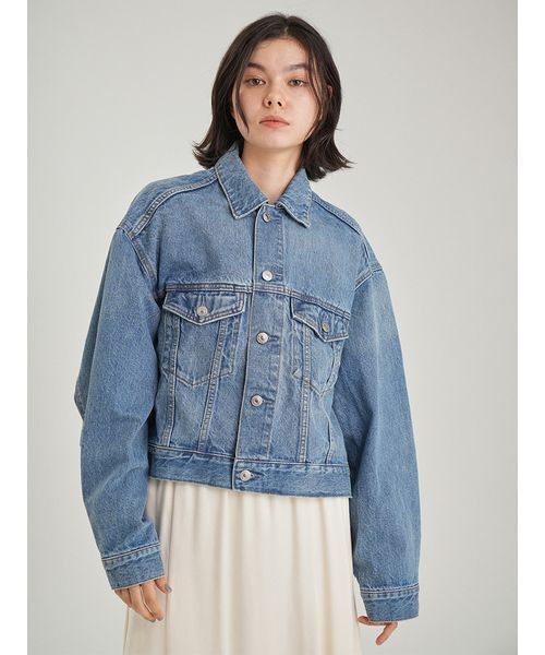Mila Owen(ミラオーウェン)の「ワイドスリーブクロップドデニムジャケット(デニムジャケット・レディース・ライトブルー/ブルー・F)」の1枚目の写真