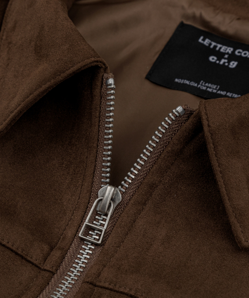 LETTERCOMO(レテルコモ)の「ユーティリティカラー スエードブルゾン ダークブラウン(ライダースジャケット・レディース・ダークブラウン・MEDIUM/LARGE/X-LARGE)」の3枚目の写真