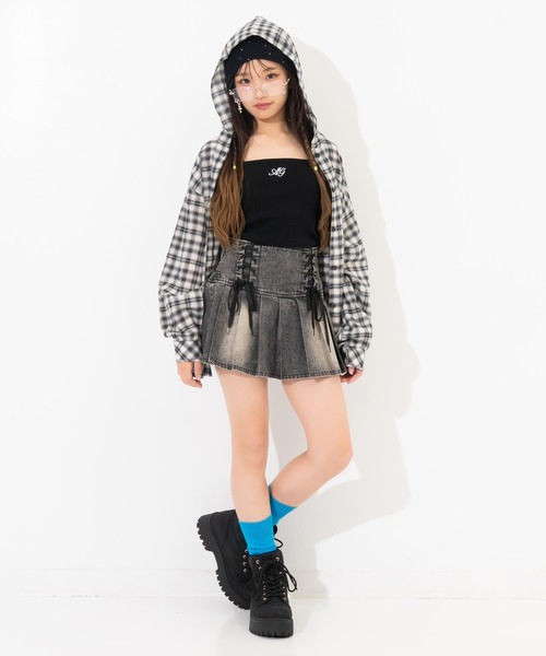 ANAP GiRL(アナップガール)の「*チェック柄フーディーオーバーシャツ(シャツ/ブラウス・キッズ・ブラック/サックスブルー・XS/S/M)」の7枚目の写真