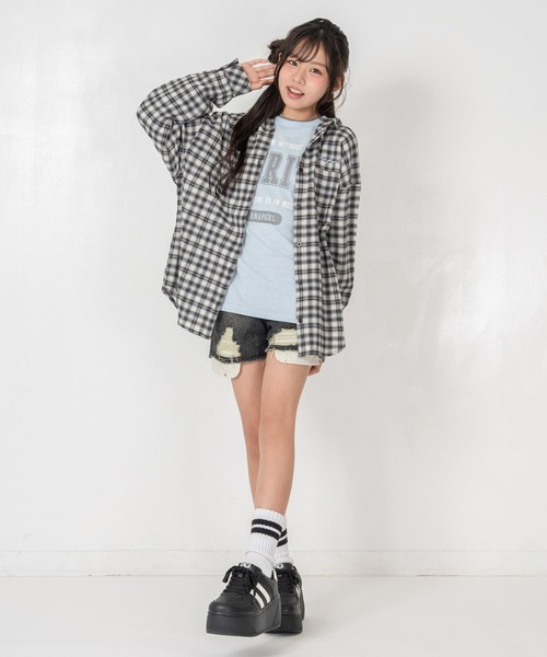 ANAP GiRL(アナップガール)の「*チェック柄フーディーオーバーシャツ(シャツ/ブラウス・キッズ・ブラック/サックスブルー・XS/S/M)」の17枚目の写真