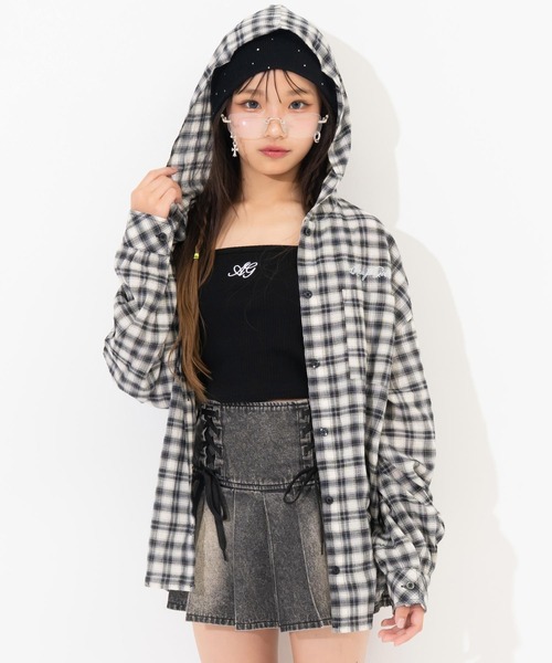 ANAP GiRL(アナップガール)の「*チェック柄フーディーオーバーシャツ(シャツ/ブラウス・キッズ・ブラック/サックスブルー・XS/S/M)」の5枚目の写真