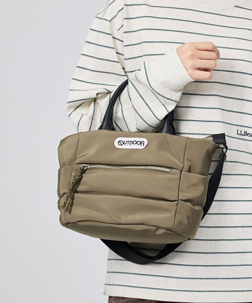 OUTDOOR PRODUCTS(アウトドアプロダクツ)の「【OUTDOOR PRODUCTS / アウトドアプロダクツ】2WAYBonding Tote Bag/ぷっくり(トートバッグ・レディース・カーキ/ブラウン/ブラック・フリー)」の1枚目の写真