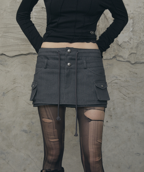 VOONT(ブント)の「Double Waist Cargo Mini Skirt (CHARCOAL)(スカート・レディース・チャコールグレー・SMALL/MEDIUM)」の11枚目の写真