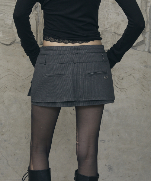 VOONT(ブント)の「Double Waist Cargo Mini Skirt (CHARCOAL)(スカート・レディース・チャコールグレー・SMALL/MEDIUM)」の12枚目の写真