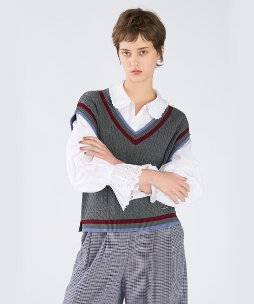 To b. by agnes b.(トゥービーバイアニエスベー)の「マルチカラー ライン コットン ニットベスト(ベスト・レディース・チャコールグレー・FREE)」の4枚目の写真