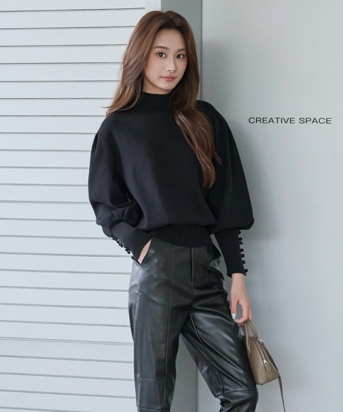 BIRTHDAY BASH(バースデイバッシュ)の「HIGH NECK VOLUME SLEEVE KNIT(ハイネックボリュームスリーブニット)(ニット/セーター・レディース・ブラック/ブルー・FREE)」の7枚目の写真
