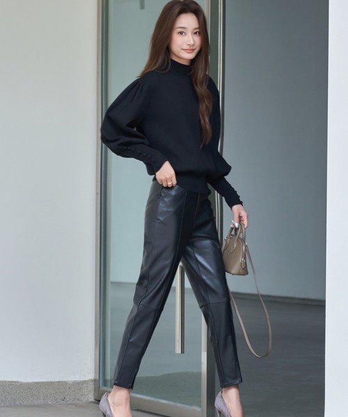 BIRTHDAY BASH(バースデイバッシュ)の「HIGH NECK VOLUME SLEEVE KNIT(ハイネックボリュームスリーブニット)(ニット/セーター・レディース・ブラック/ブルー・FREE)」の8枚目の写真