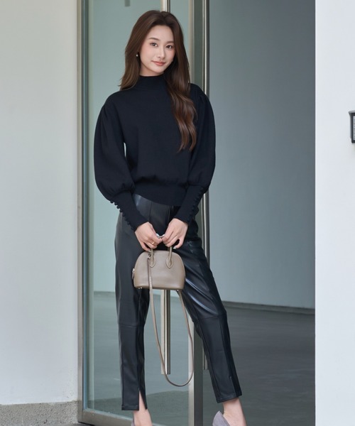 BIRTHDAY BASH(バースデイバッシュ)の「HIGH NECK VOLUME SLEEVE KNIT(ハイネックボリュームスリーブニット)(ニット/セーター・レディース・ブラック/ブルー・FREE)」の9枚目の写真