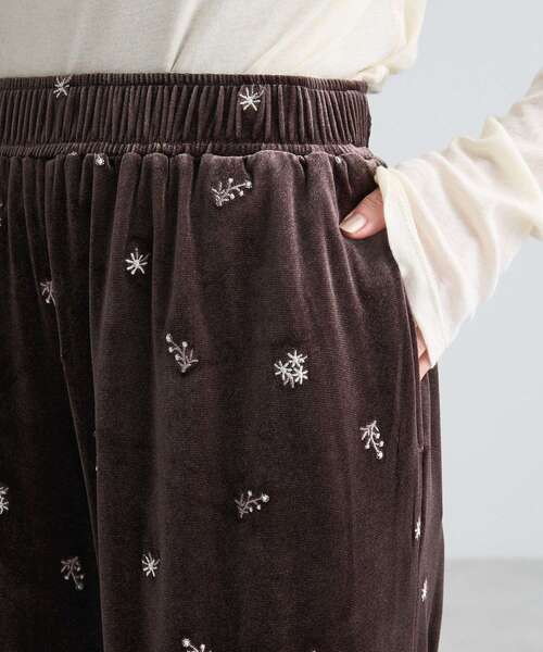 Green Parks(グリーンパークス)の「ベロア刺繍ワイドパンツ(その他パンツ・レディース・ブラック/ブラウン・FREE)」の19枚目の写真