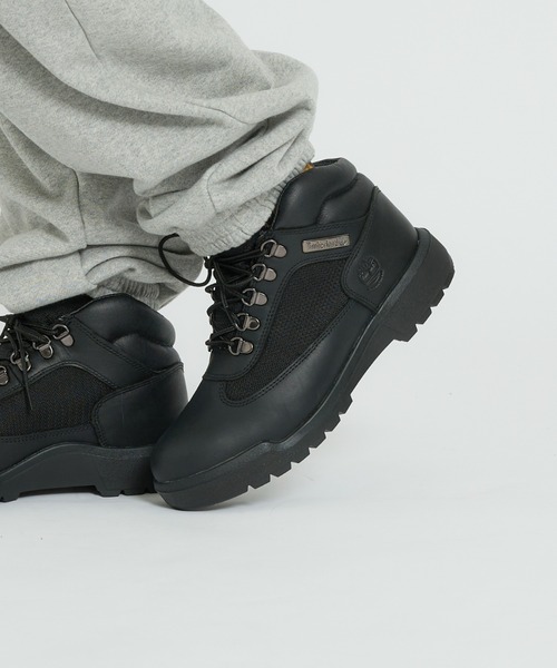 Timberland(ティンバーランド)の「【Timberland / ティンバーランド】FIELD BOOT WP / ウォータープルーフ フィールド ブーツ(ブーツ・メンズ・ダークブラウン/ブラック・8/8.5/7)」の2枚目の写真