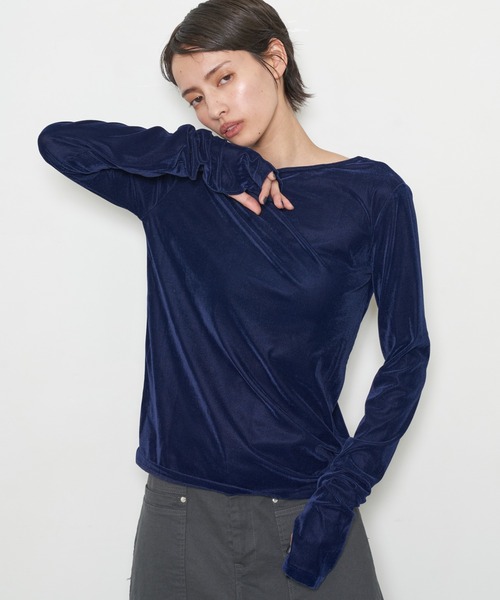 OFROOM(オフルーム)の「【2026秋冬新作】Back Open Velour Tee|バックオープンベロアTee(Tシャツ/カットソー・レディース・ネイビー/ブラック/オリーブ/アイボリー・FREE)」の4枚目の写真