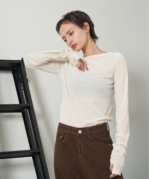OFROOM(オフルーム)の「【2026秋冬新作】Back Open Velour Tee|バックオープンベロアTee(Tシャツ/カットソー・レディース・ネイビー/ブラック/オリーブ/アイボリー・FREE)」の10枚目の写真