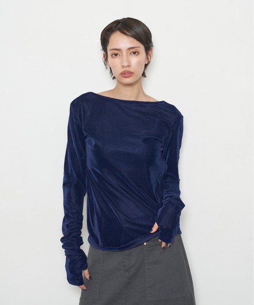 OFROOM(オフルーム)の「【2026秋冬新作】Back Open Velour Tee|バックオープンベロアTee(Tシャツ/カットソー・レディース・ネイビー/ブラック/オリーブ/アイボリー・FREE)」の14枚目の写真