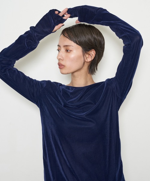 OFROOM(オフルーム)の「【2026秋冬新作】Back Open Velour Tee|バックオープンベロアTee(Tシャツ/カットソー・レディース・ネイビー/ブラック/オリーブ/アイボリー・FREE)」の21枚目の写真