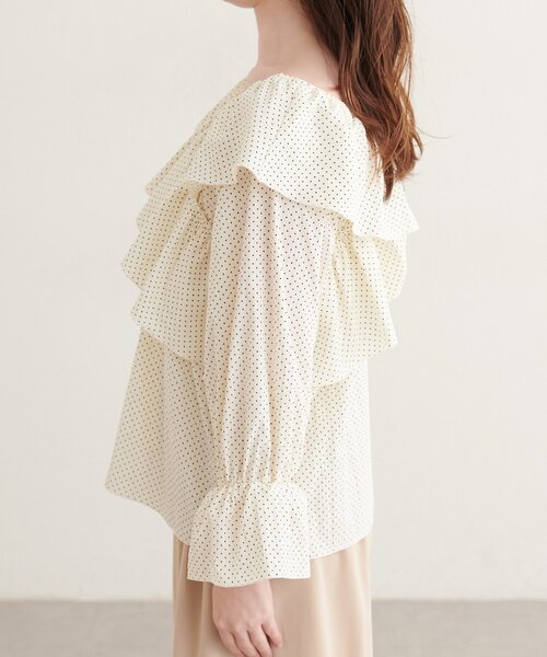 natural couture(ナチュラルクチュール)の「クロスフリルデザインブラウス(シャツ/ブラウス・レディース・ベージュ系その他/オフホワイト/サックスブルー/ホワイト系その他/ブラウン・FREE)」の12枚目の写真