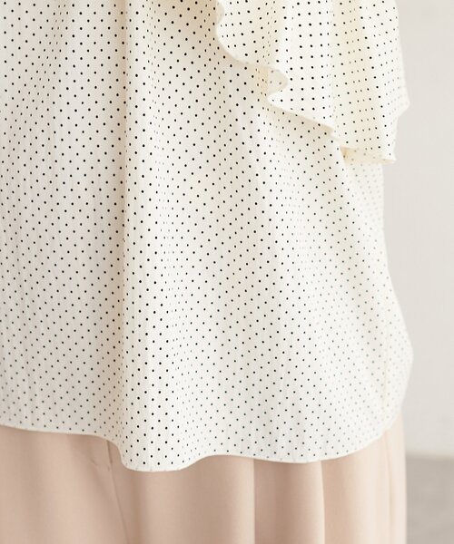 natural couture(ナチュラルクチュール)の「クロスフリルデザインブラウス(シャツ/ブラウス・レディース・ベージュ系その他/オフホワイト/サックスブルー/ホワイト系その他/ブラウン・FREE)」の18枚目の写真