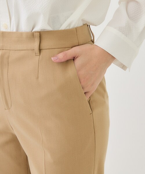 INDIVI(インディヴィ)の「【新作!褒められパンツ/洗濯機OK】すっきりテーパードパンツ(その他パンツ・レディース・ブラック系1/キャメル/ブラック・15 /13/05/40/38/19/36)」の22枚目の写真