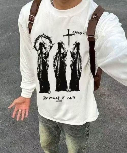 lilful(リルフル)の「【26年秋冬新作】ヴィンテージライククロスグラフィックロンT(Tシャツ/カットソー・メンズ・ホワイト/ブラック・M)」の6枚目の写真